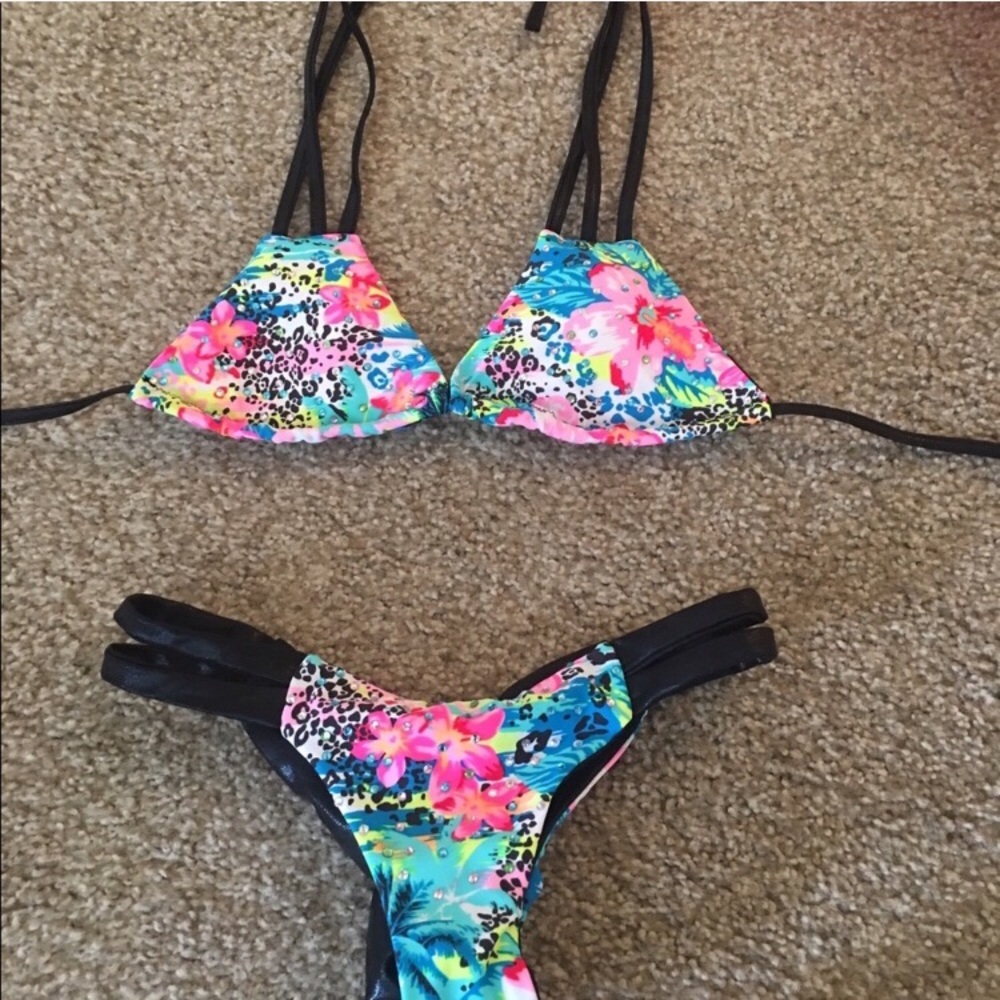 Sexy scrunch butt bikini